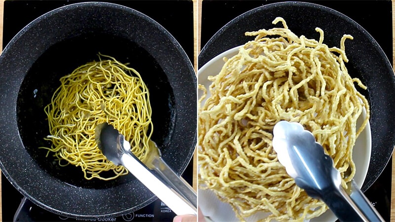 Mì được chiên vàng giòn