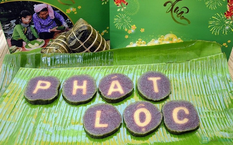 Bánh Tét tạo hình chữ Phát Lộc độc đáo
