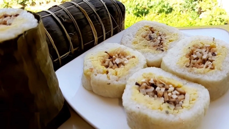 Bánh tét chay được bày trí trên đĩa