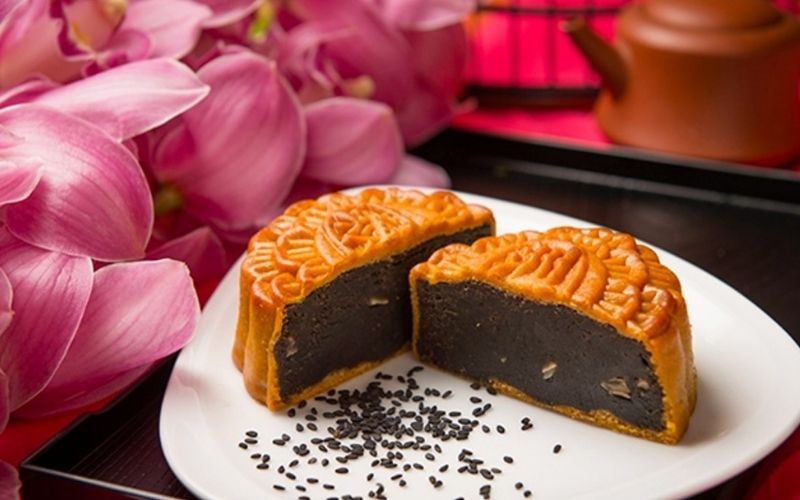 Bánh Trung Thu chay nhân mè đen