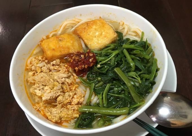 canh bún chả chay thanh đạm nhưng rất hấp dẫn