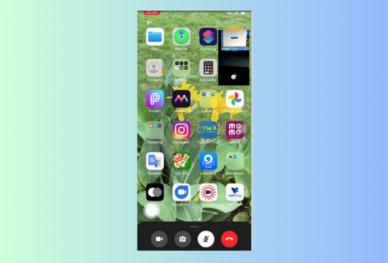 Màn hình điện thoại được hiển thị khi chia sẻ qua Messenger