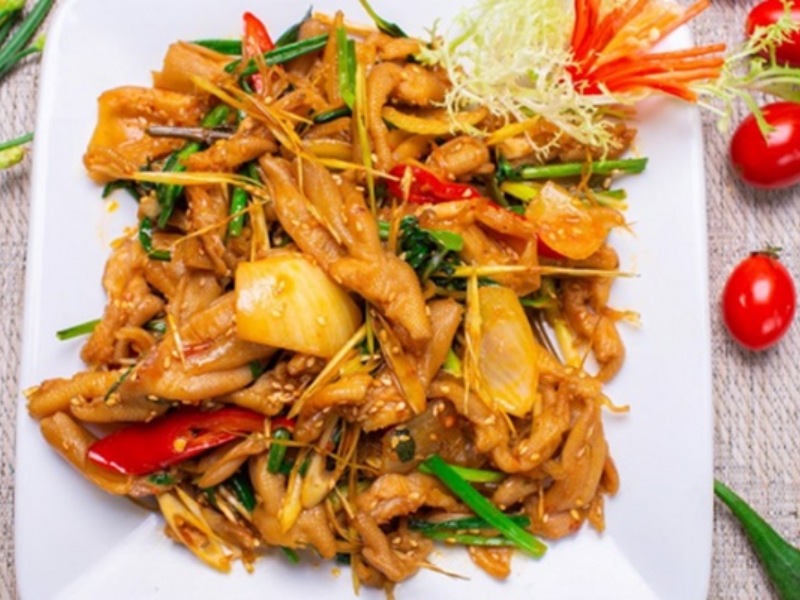 Món chân gà xào sả ớt hấp dẫn