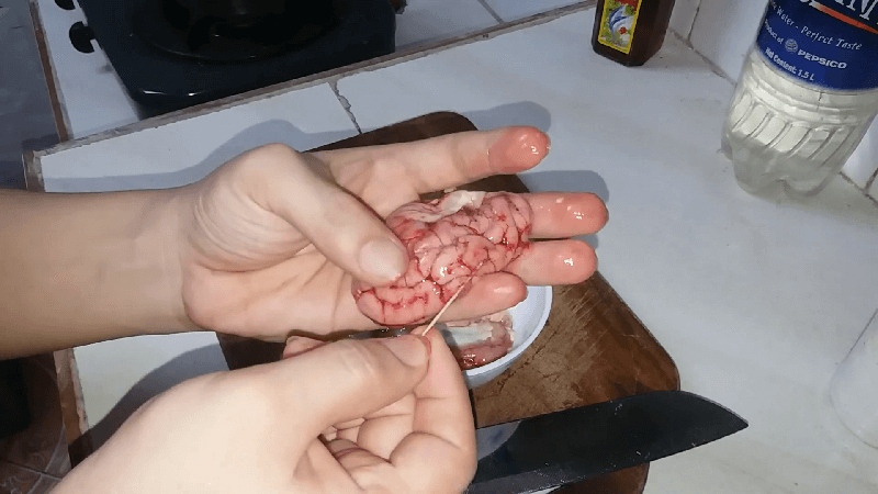 óc heo được làm sạch, loại bỏ màng