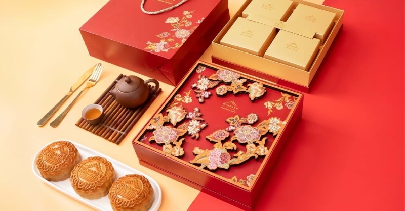 Hộp bánh Trung Thu cao cấp đỏ vàng hoa văn nổi