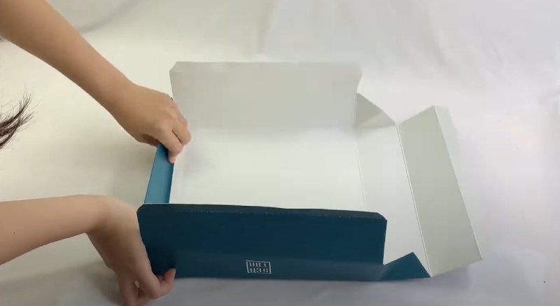 Gấp hộp giấy carton cứng màu xanh