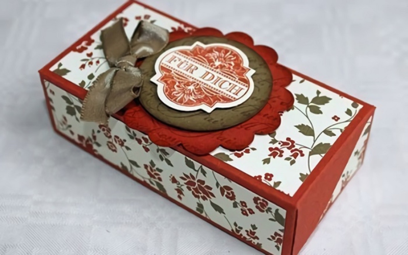 Hộp bánh Trung Thu handmade trang trí hoa văn