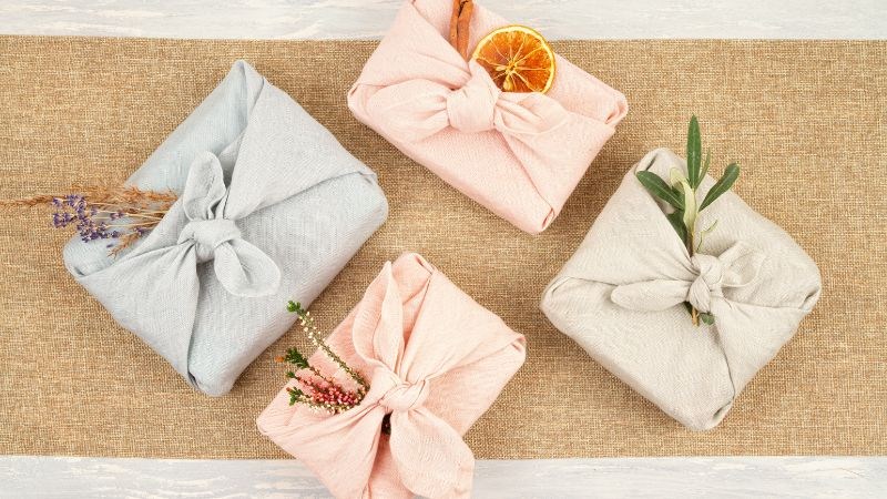 Gói quà Tết bằng khăn