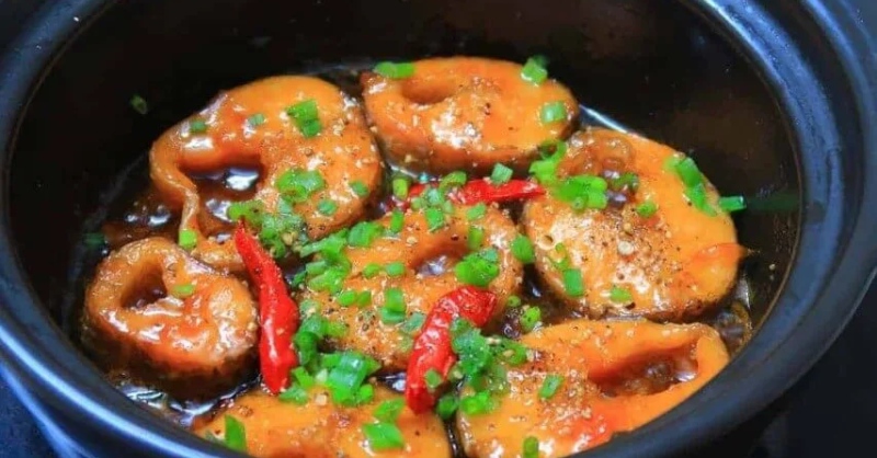 Cá kho hấp dẫn, bắt mắt