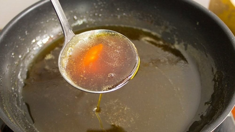 Nồi nước màu kho cá