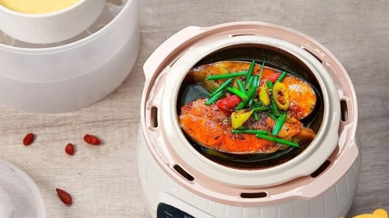 Nồi cá kho nấu bằng nồi nấu chậm