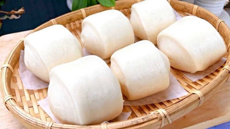 Bánh được nặn thành các hình đẹp mắt
