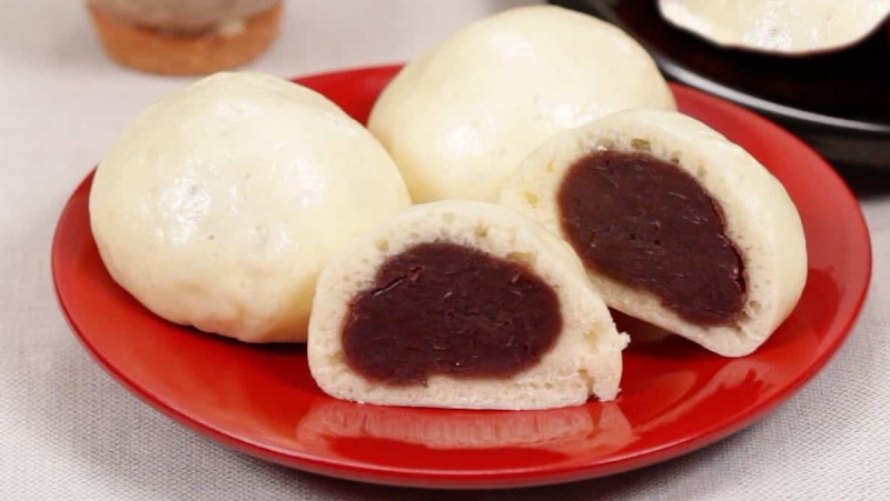 Bánh bao nhân đậu đỏ hấp dẫn