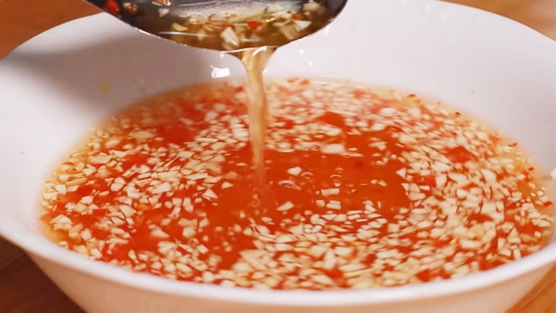 Bát nước mắm tỏi ớt