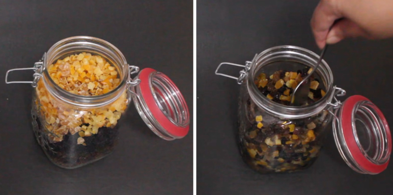 Cho các loại hạt và trái cây khô vào một lọ