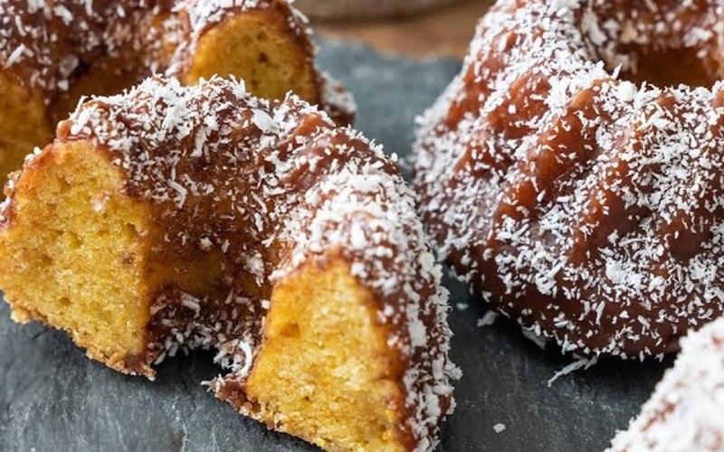 Bánh Lamington dùng với sữa nóng cực ngon