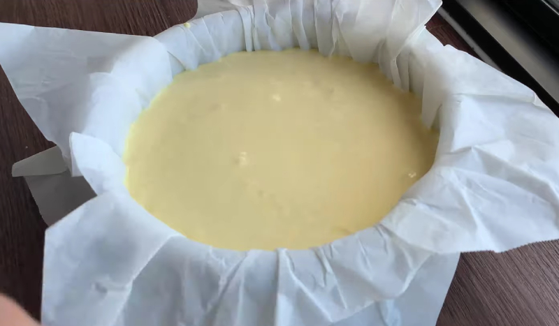 Chuẩn bị khuôn và nướng bánh