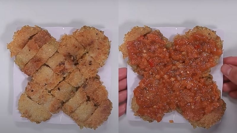 Bánh tét chiên xong, cắt miếng và phủ sốt chua ngọt lên mặt
