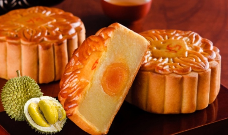 Bánh Trung thu nhân đậu xanh sầu riêng trứng muối béo bùi hấp dẫn