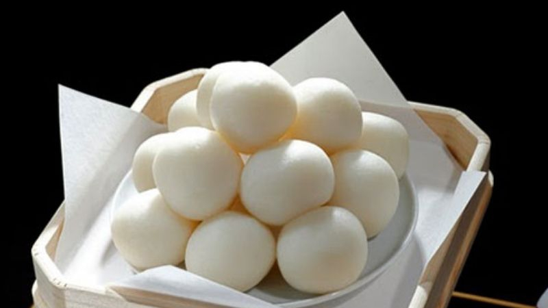 Bánh Trung thu Nhật Bản trắng tròn truyền thống
