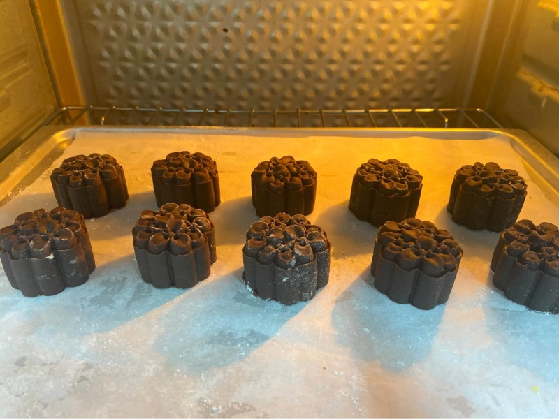 Bánh Trung thu Tiramisu trong lò nướng