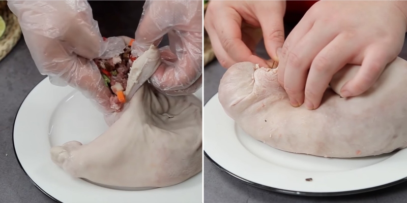Nhồi hỗn hợp thịt vào bao tử và khâu kín miệng lại