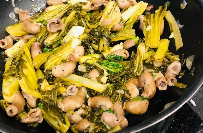 Xào bao tử và dưa chua