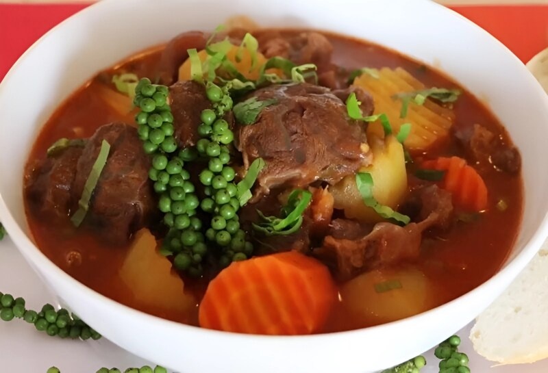 Khám phá cách làm bò hầm tiêu xanh thơm ngon