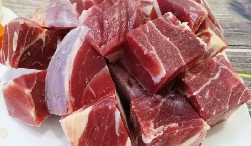 Cách chọn mua nguyên liệu làm bắp bò ngâm chua ngọt
