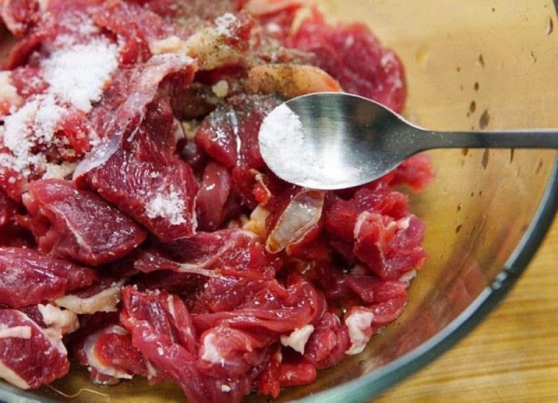 Tiến hành ướp bắp bò