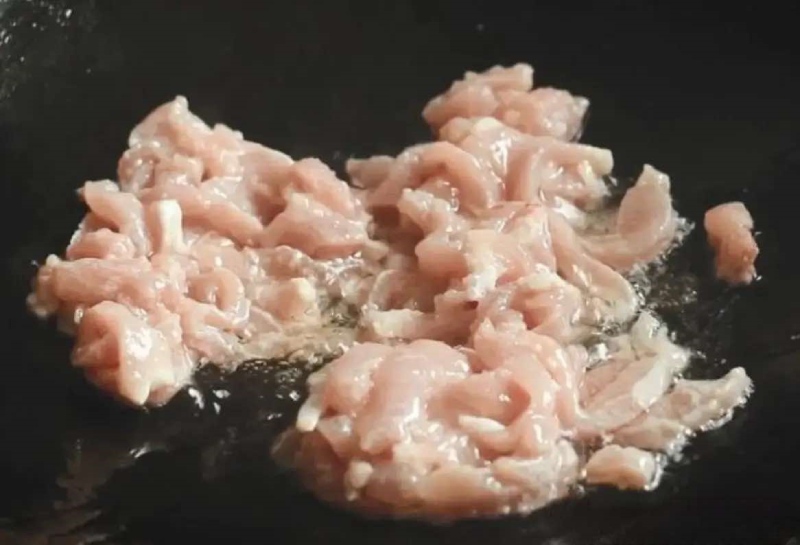 Xào thịt heo cho săn lại