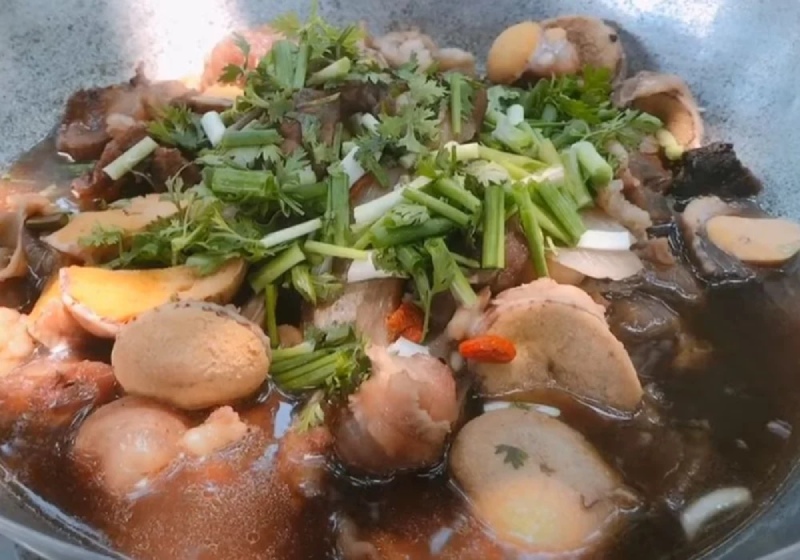 Món bím bò hầm thuốc bắc và kỷ tử đã hoàn thành
