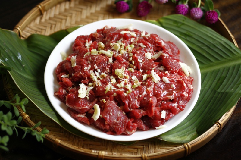 ướp thịt bò với gừng