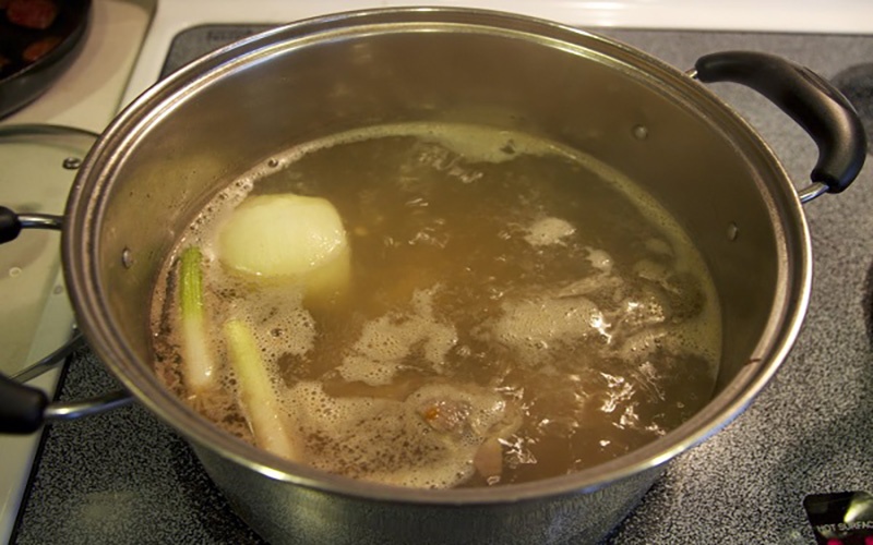 Nước để luộc thịt