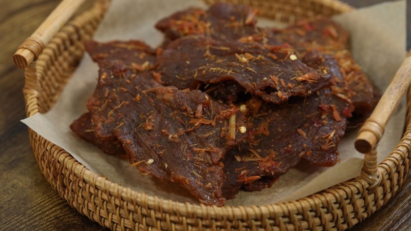 Những miếng khô bò được làm từ thịt lợn