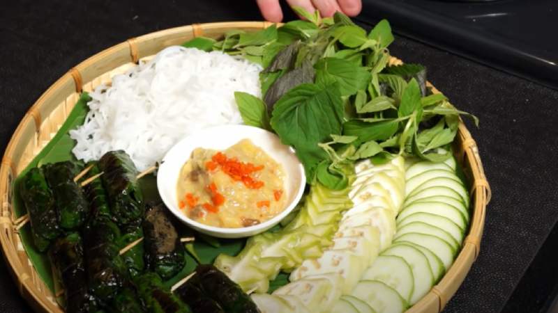 Thành phẩm bò lá lốt chay từ mì căn hấp dẫn