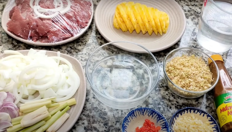 Các nguyên liệu được sơ chế sạch sẽ
