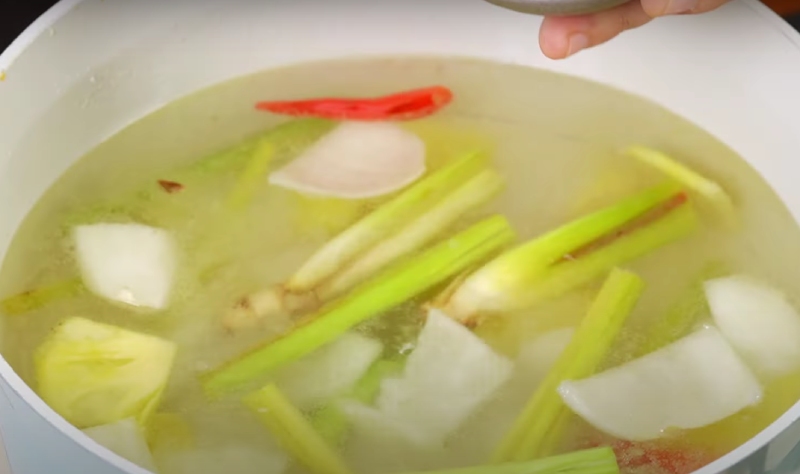 Nấu nước dùng