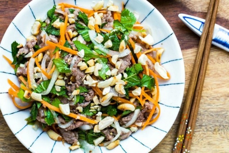 Thành phẩm món bò tái chanh cà rốt chua cay