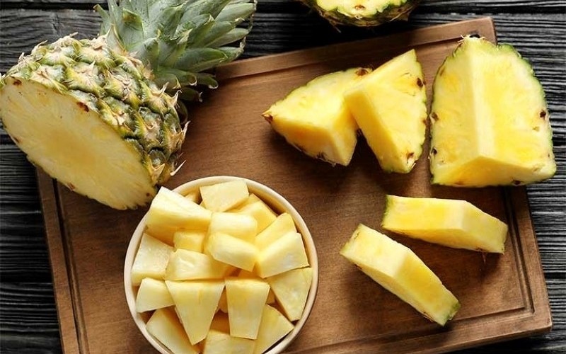 Lựa chọn dứa tươi ngon