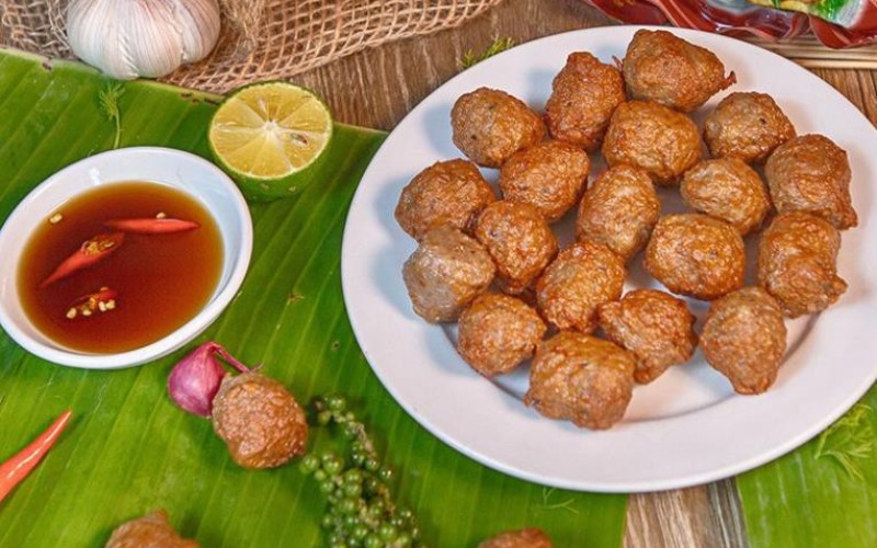 Thành phẩm món bò viên chiên dai ngon
