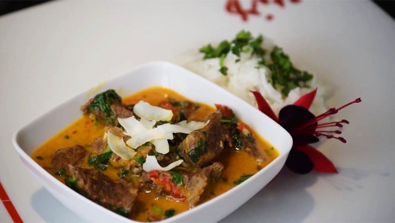 thịt bò xào lăn ăn cùng cơm trắng hay bánh mì đều ngon
