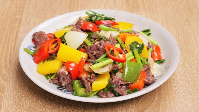 Thành phẩm món thịt bò xào ớt chuông hành tây
