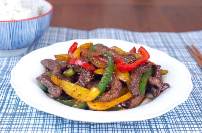 Thành phẩm món bò xào ớt chuông thơm ngon