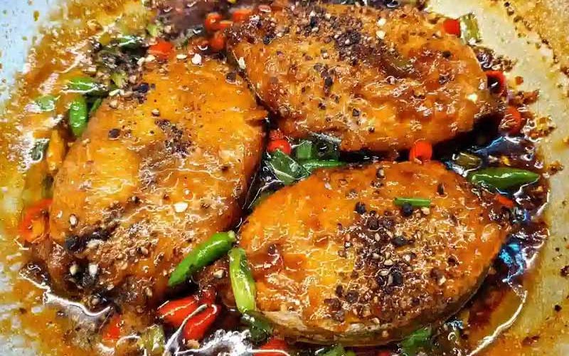 cá chay kho với tiêu