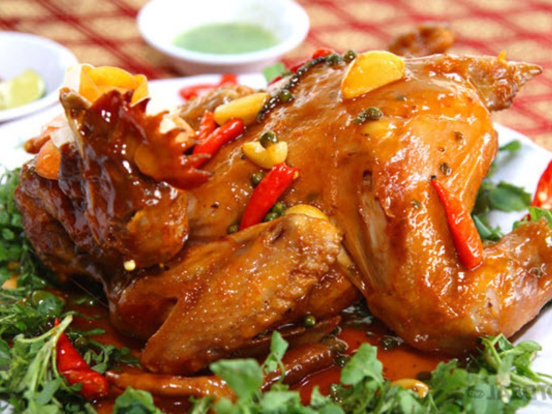 Món gà ta hấp mắm nhĩ