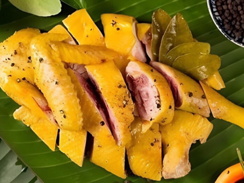 Món gà ta ủ muối