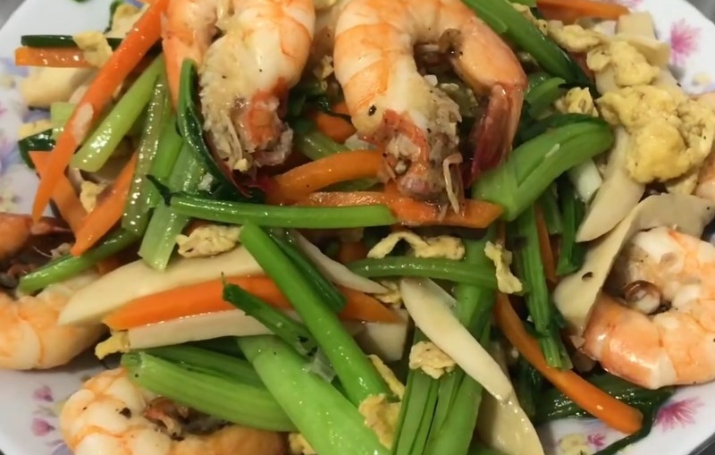 Thành phẩm món cải ngọt xào tôm