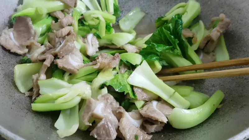 Món thịt heo xào cải ngọt