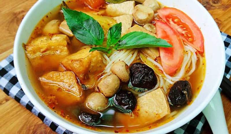 Thành phẩm canh bún chay cà chua thanh đạm